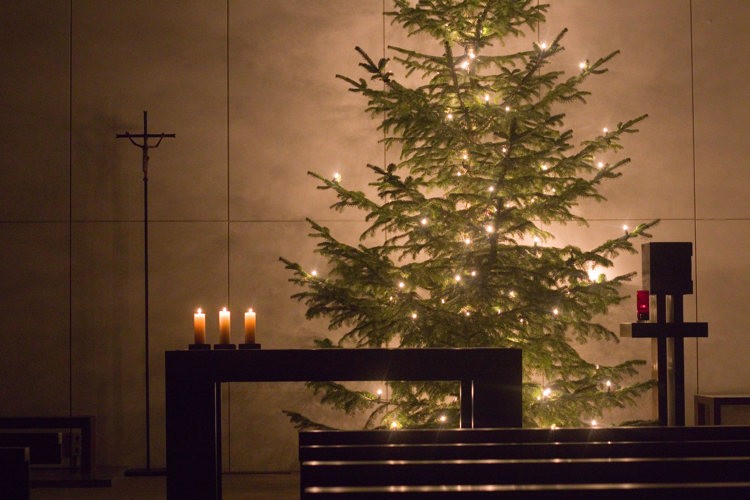 Weihnachtsbaum Kirche
