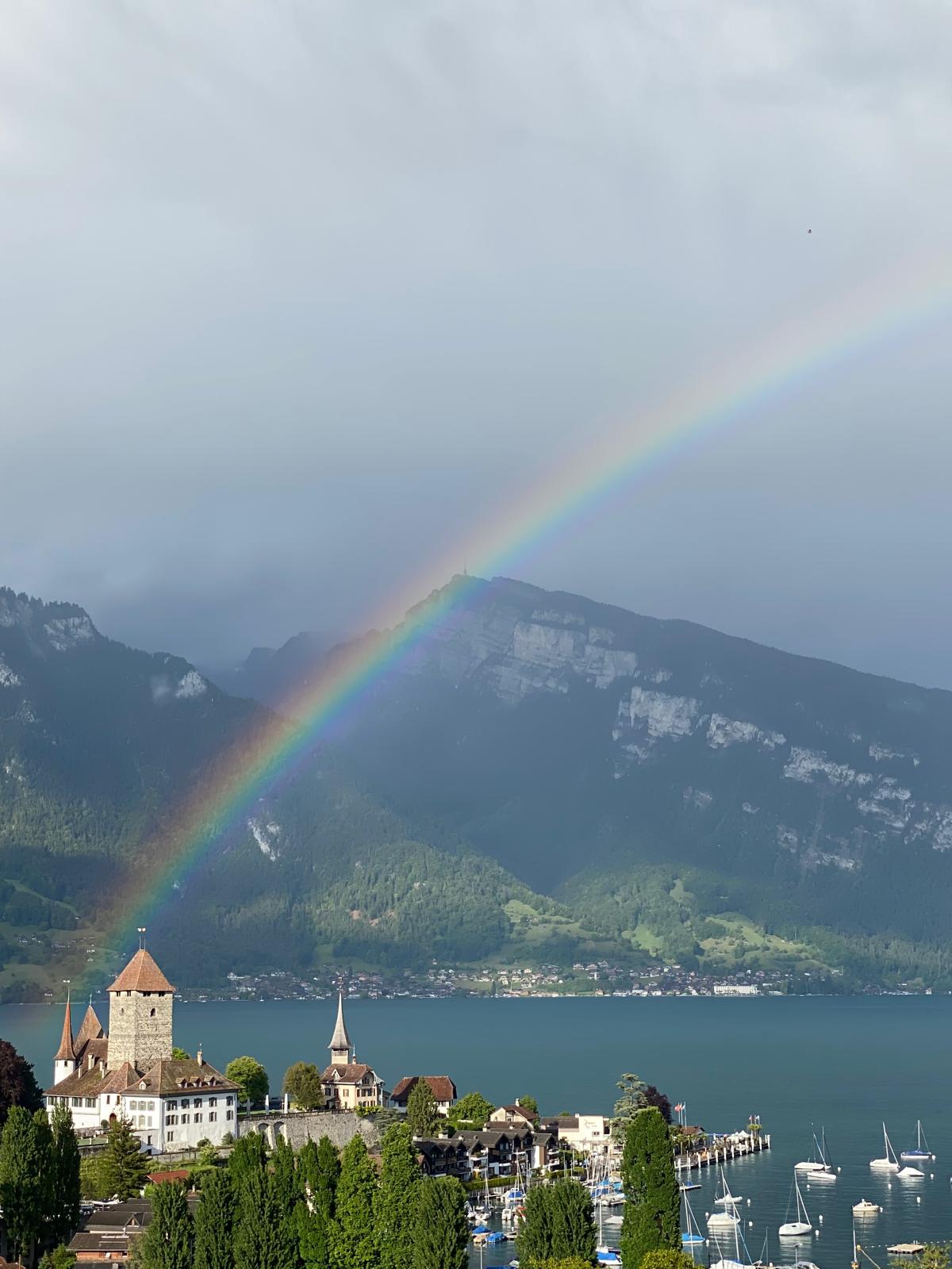 Schloss Spiez Mit Regenbogen