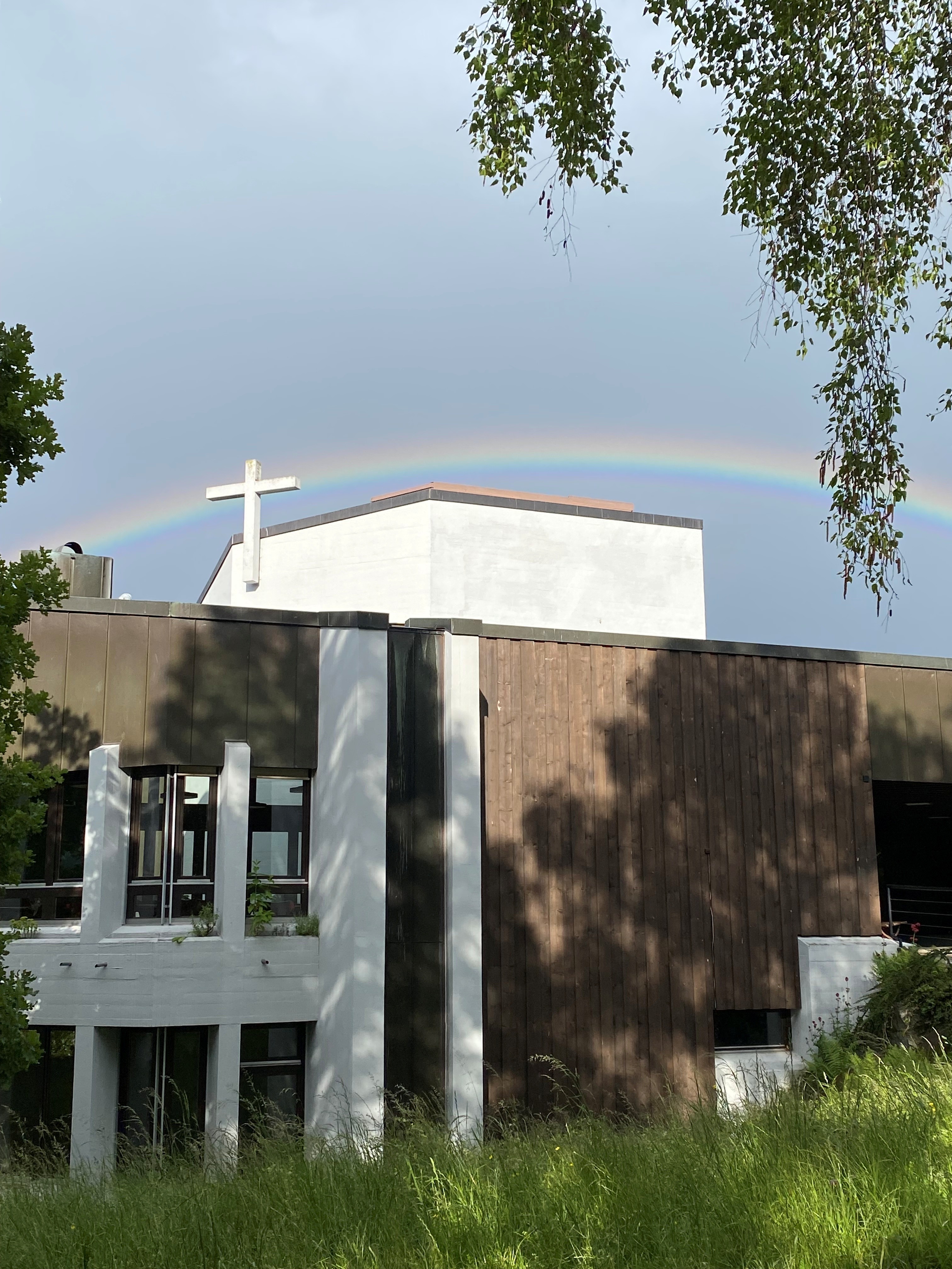 Kirche Mit Regenbogen2
