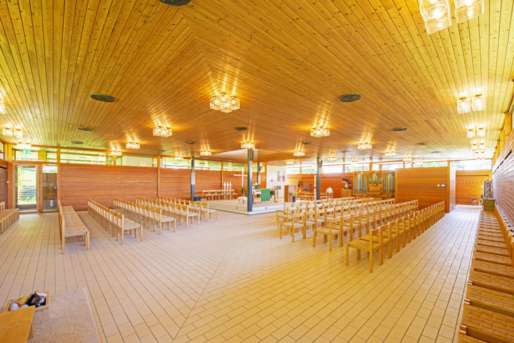 Kirche Innen 1A